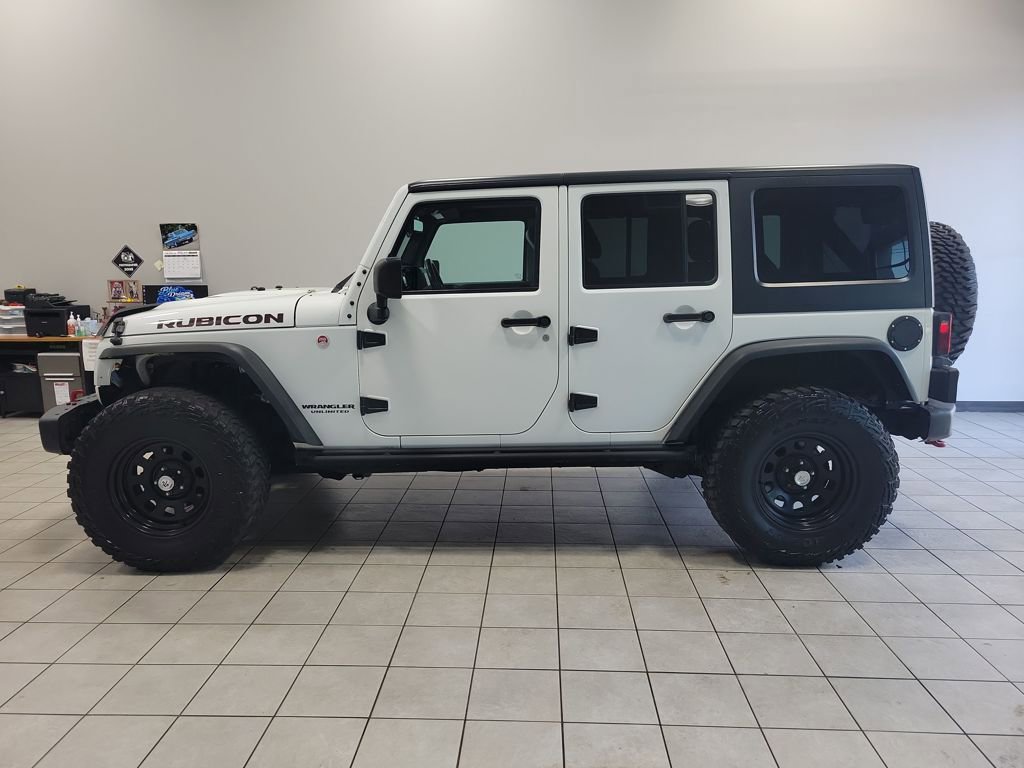 Used 2016 Jeep Wrangler Unlimited Rubicon AWD/4WD image 8