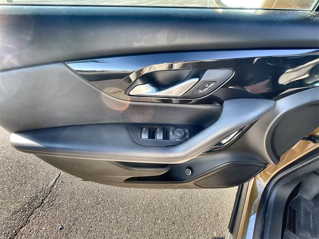 Used 2019 Chevrolet Blazer RS w/ Sun and Wheels Package image 15