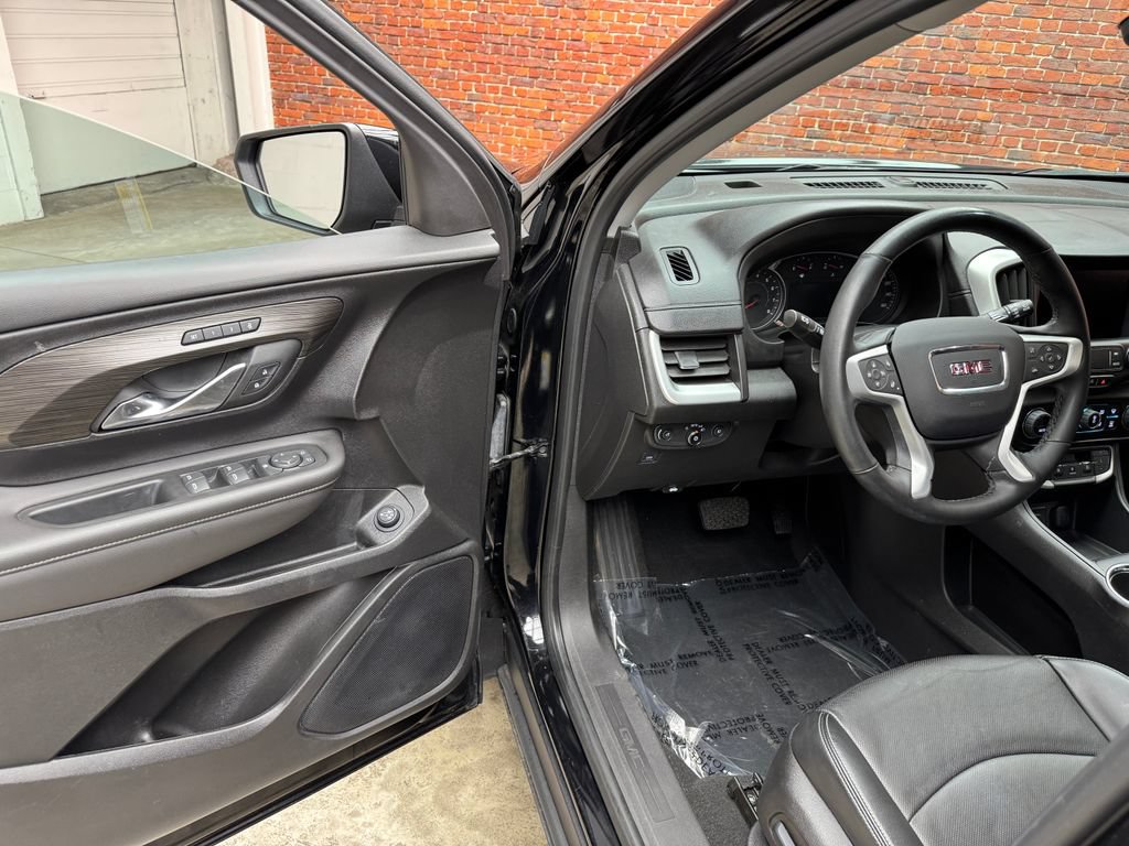 Used 2023 GMC Terrain SLT w/ Elevation Edition AWD/4WD image 9