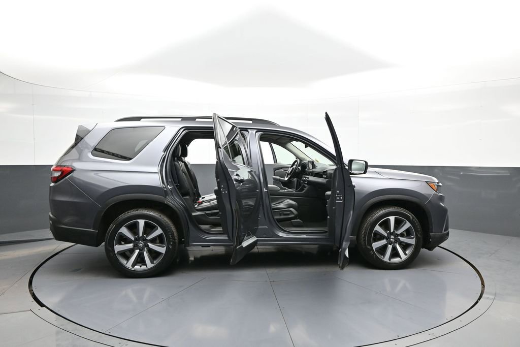Used 2023 Honda Pilot Touring image 44