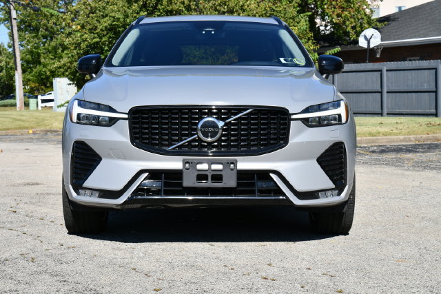 Used 2024 Volvo XC60 B5 Plus w/ Climate Package AWD/4WD image 2