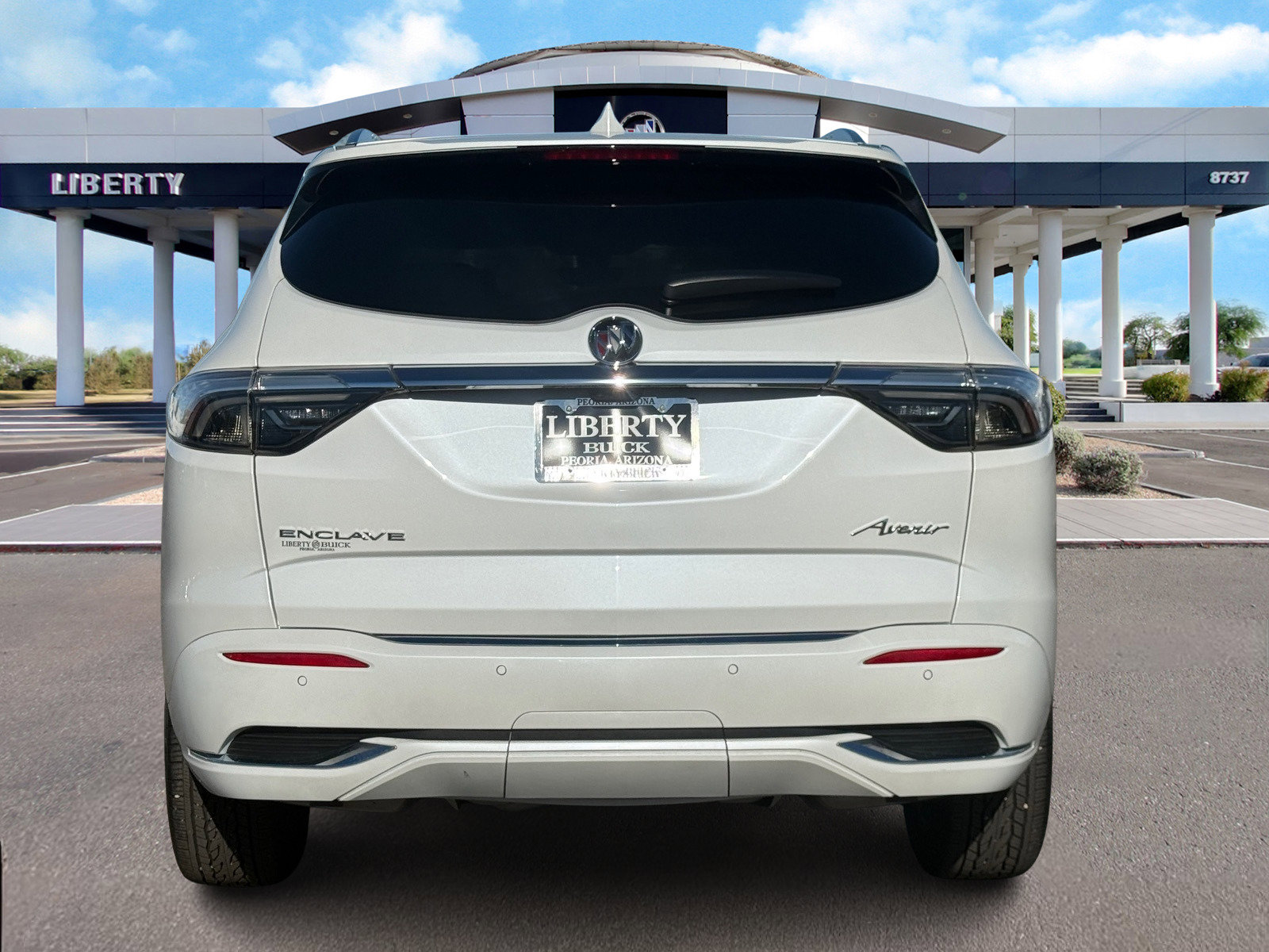 Used 2024 Buick Enclave Avenir w/ Trailering Package, 5000 lbs. image 5