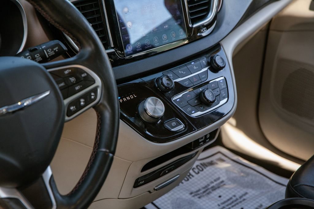 Used 2017 Chrysler Pacifica Touring-L Plus w/ Advanced Safetytec Group image 15