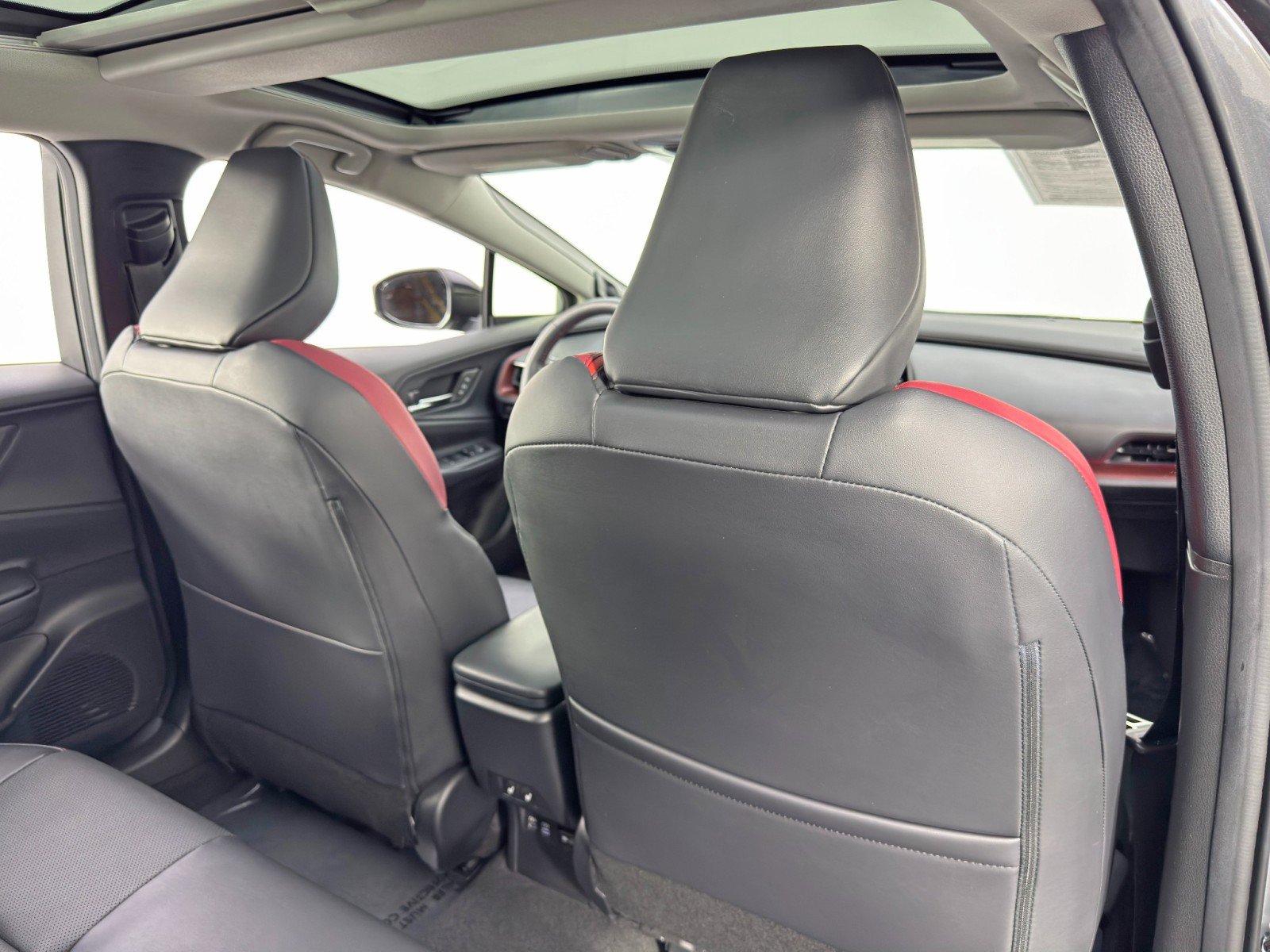 Used 2024 Toyota Prius Prime Premium w/ Advanced Technology Package FWD image 38