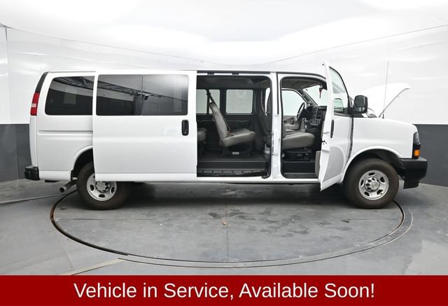 Used 2024 Chevrolet Express 3500 LS RWD image 47
