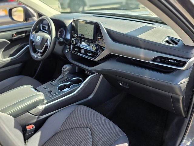 Used 2023 Toyota Highlander L image 9