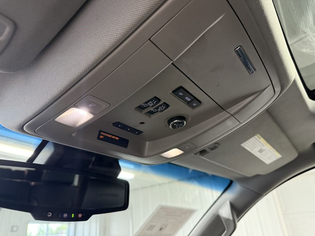 Used 2016 GMC Yukon XL Denali image 23