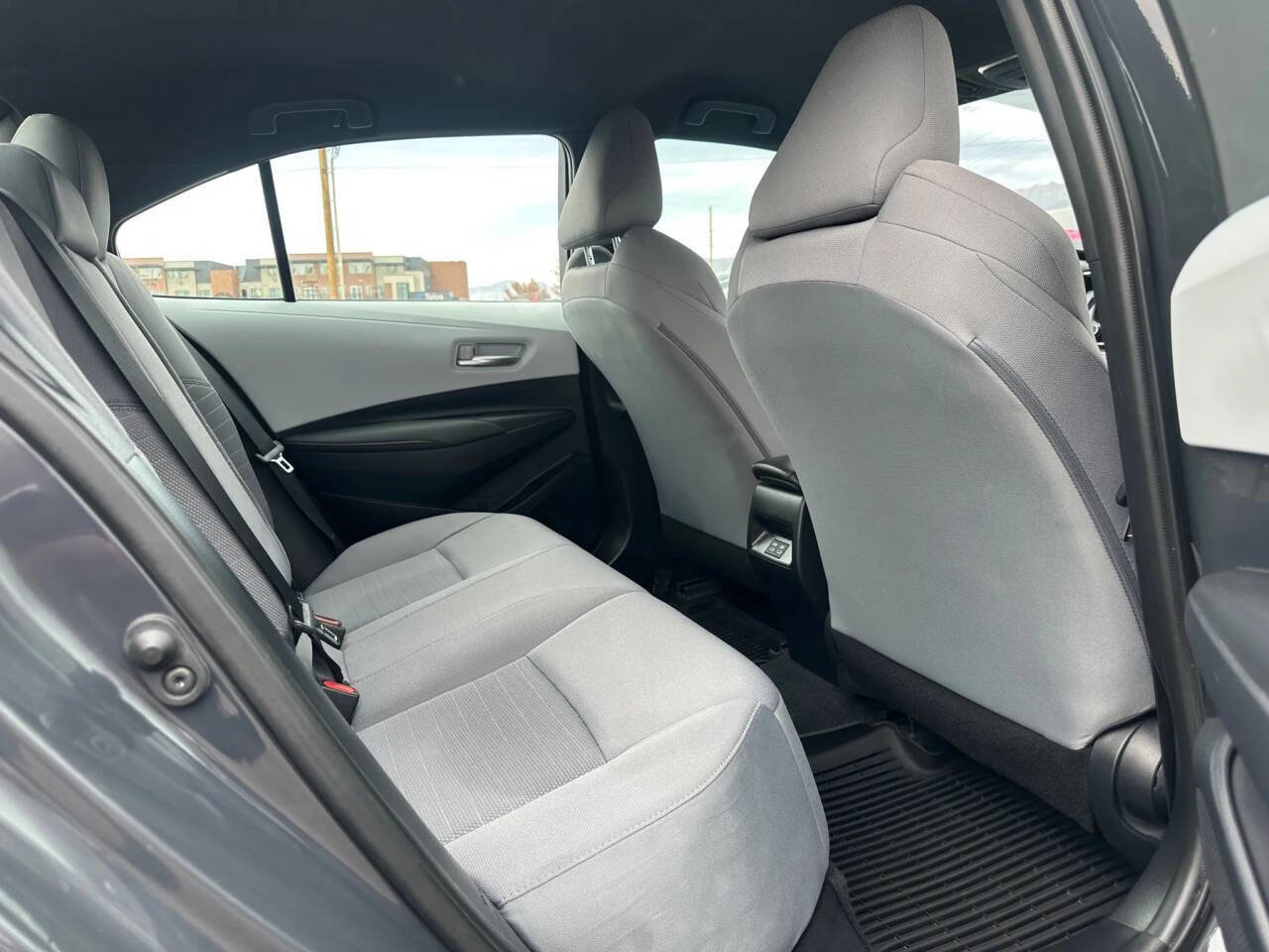 Used 2025 Toyota Corolla SE image 22