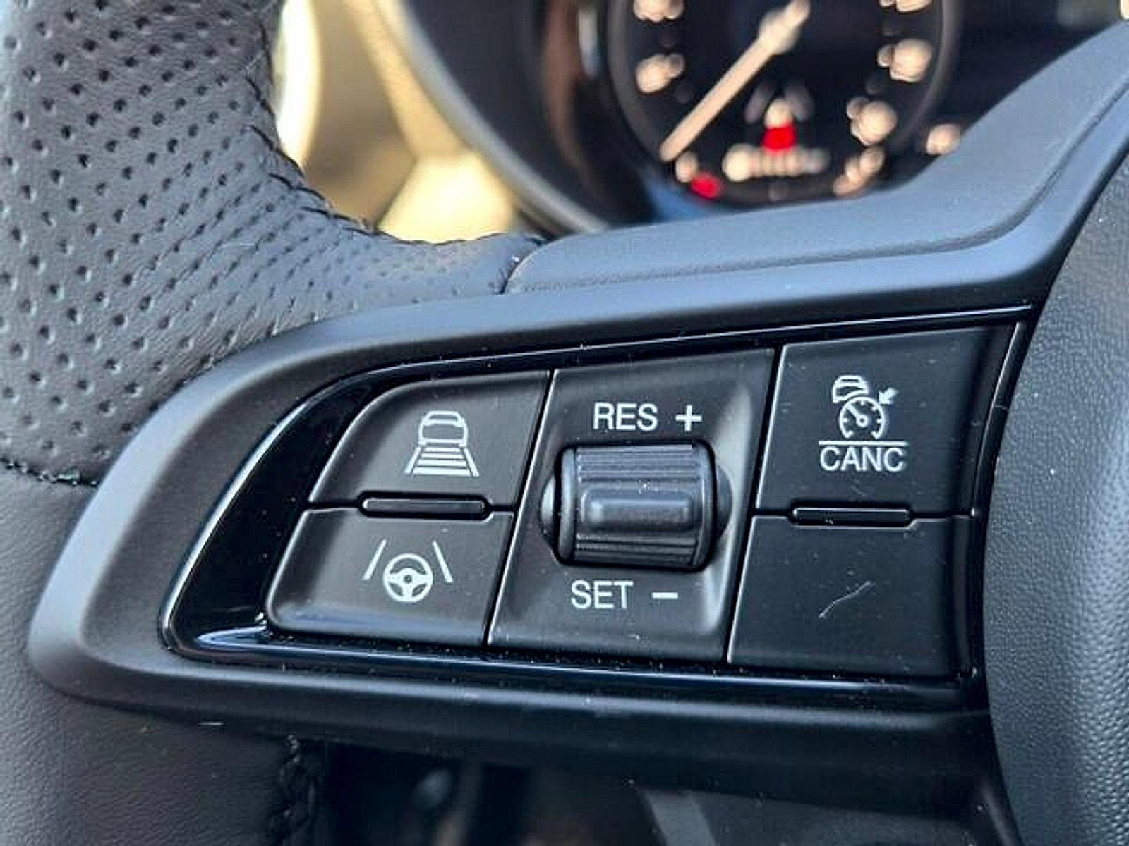 New 2026 Alfa Romeo Giulia w/ Driving Assist Package RWD image 14