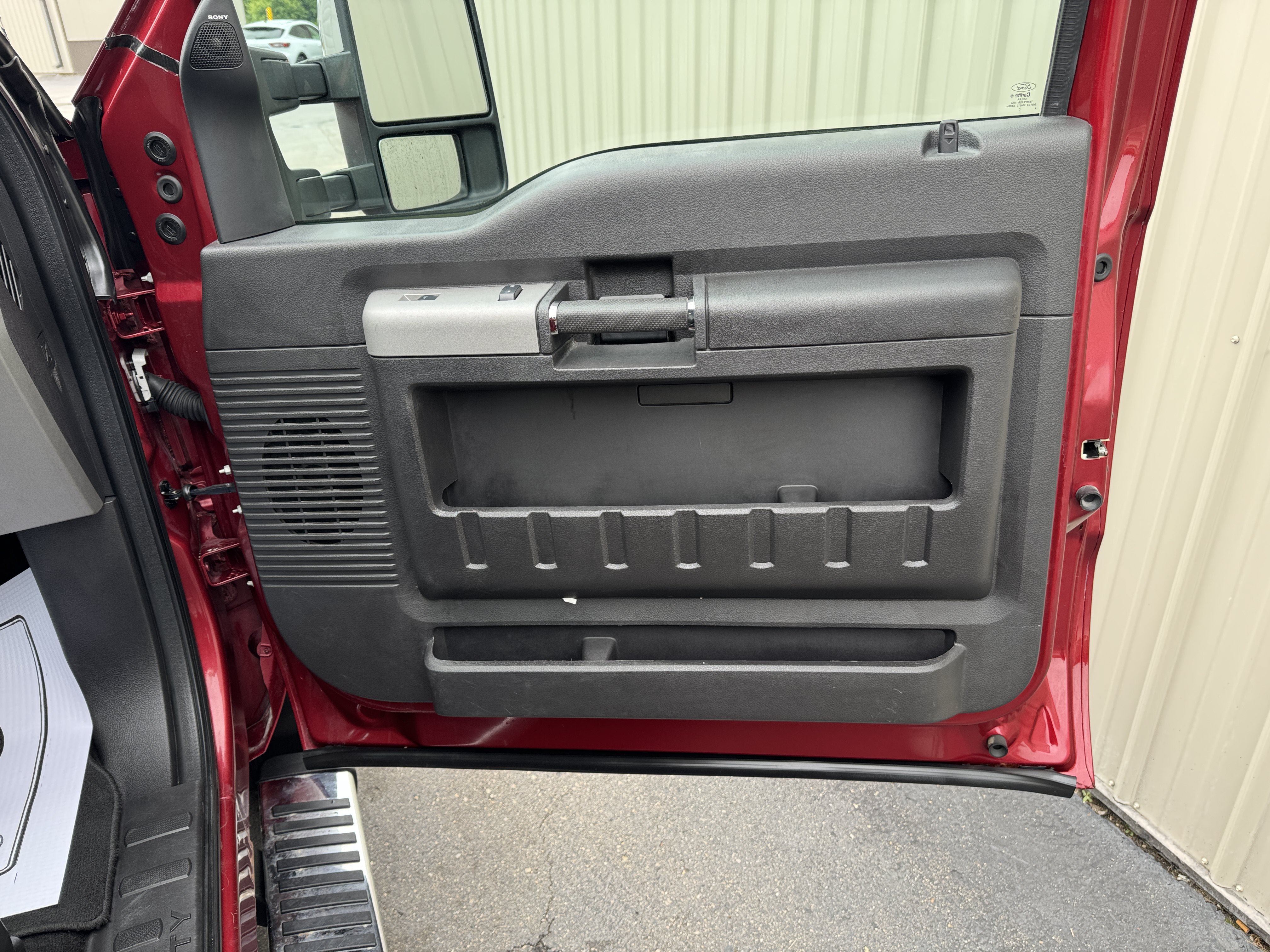 Used 2015 Ford F250 Lariat w/ Lariat Ultimate Package AWD/4WD image 32