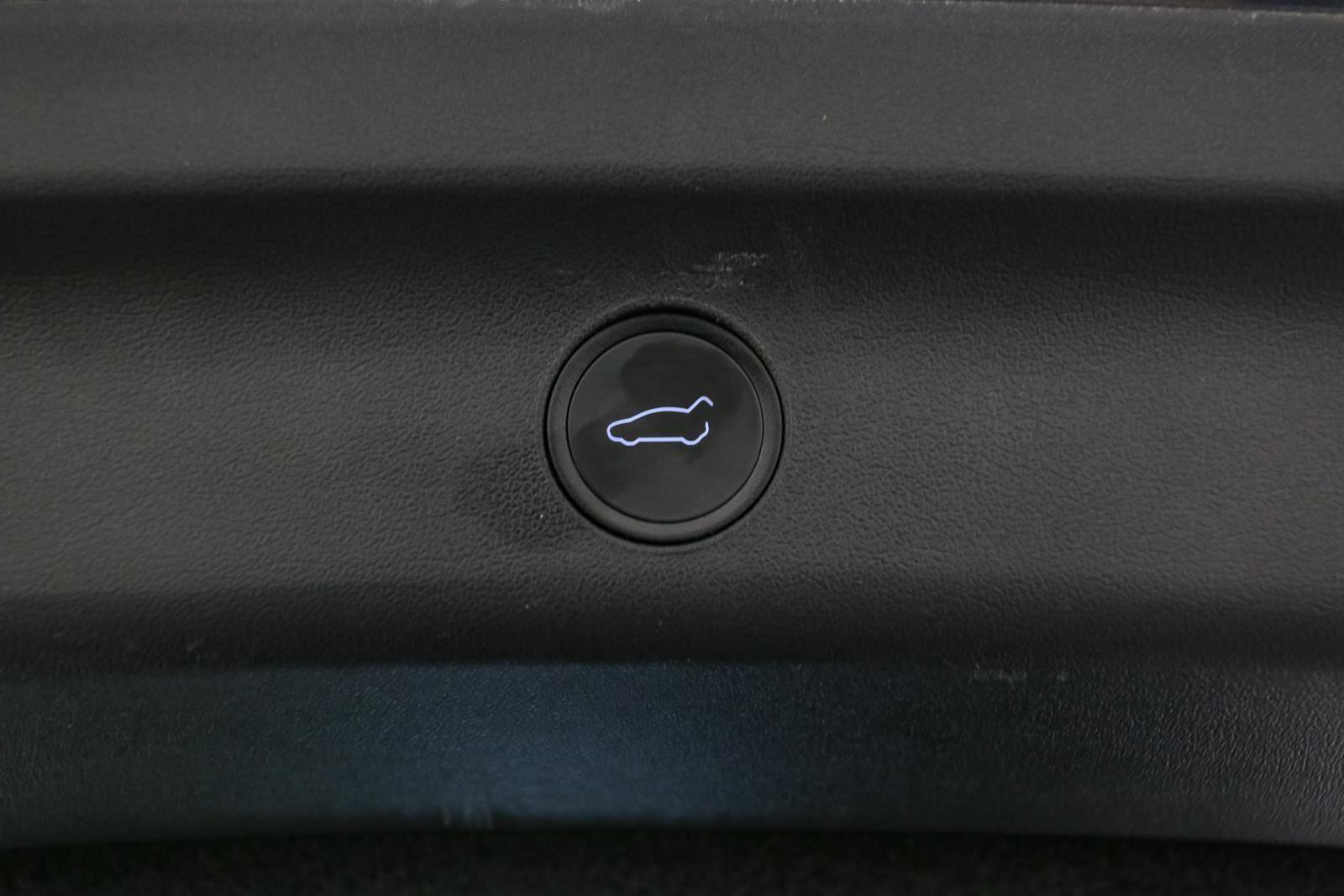 Used 2021 Tesla Model Y Long Range AWD/4WD image 13