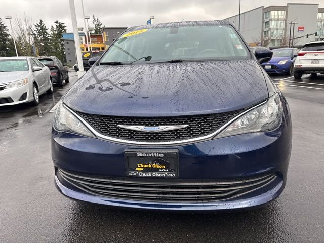 Used 2018 Chrysler Pacifica LX image 2