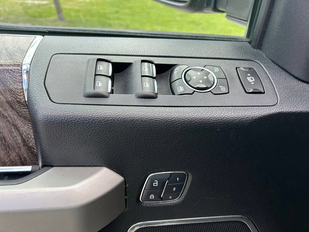 Used 2017 Ford F350 Lariat w/ Lariat Ultimate Package AWD/4WD image 17