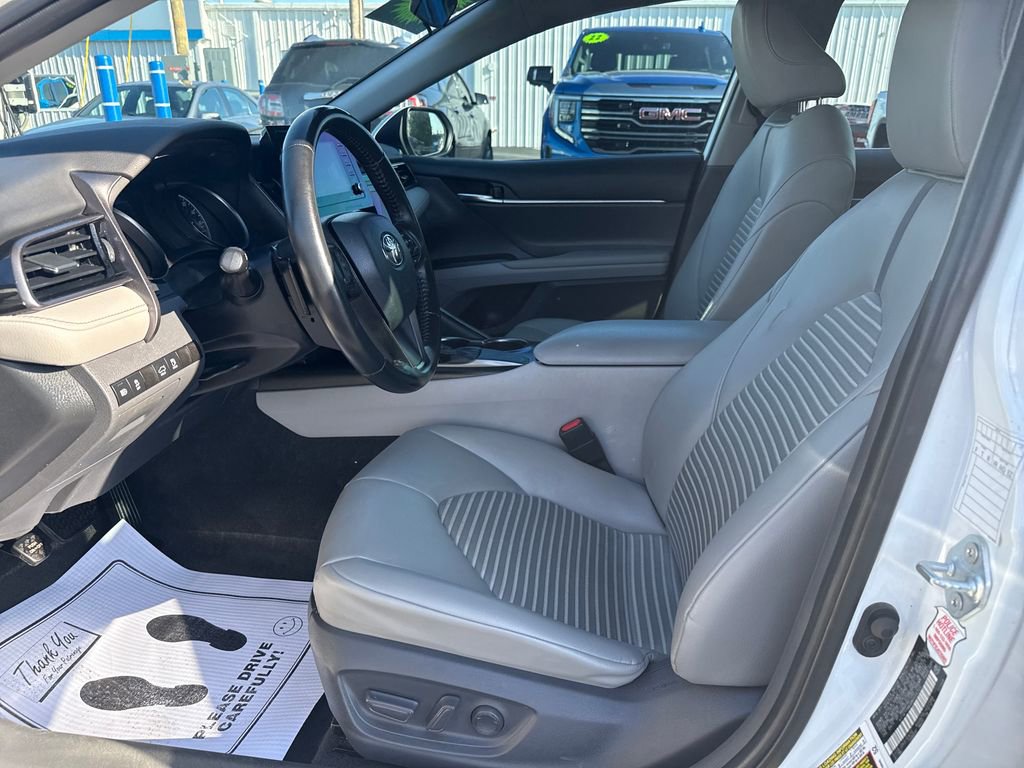 Used 2021 Toyota Camry SE FWD image 19