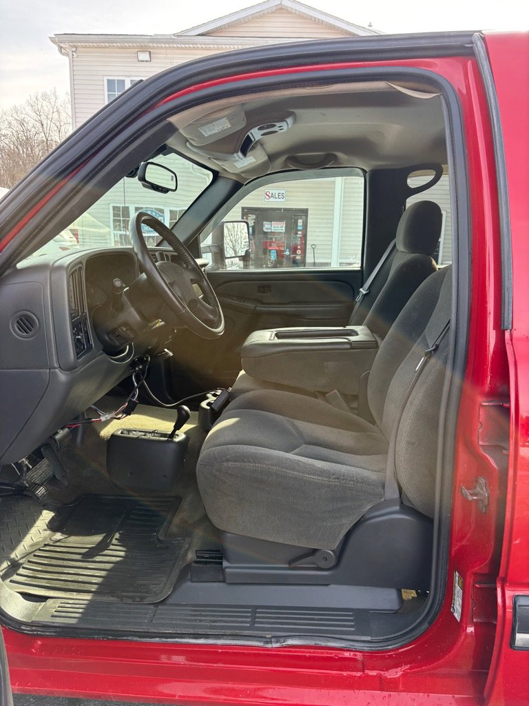 Used 2005 Chevrolet Silverado 2500 LS image 9