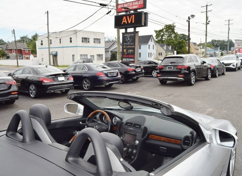 Used 2011 Mercedes-Benz SLK 350 image 15