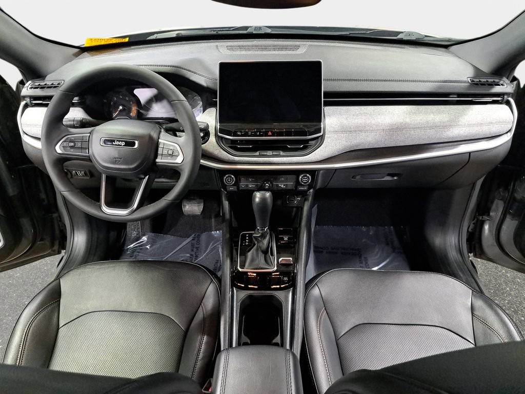 Certified 2023 Jeep Compass Latitude image 2