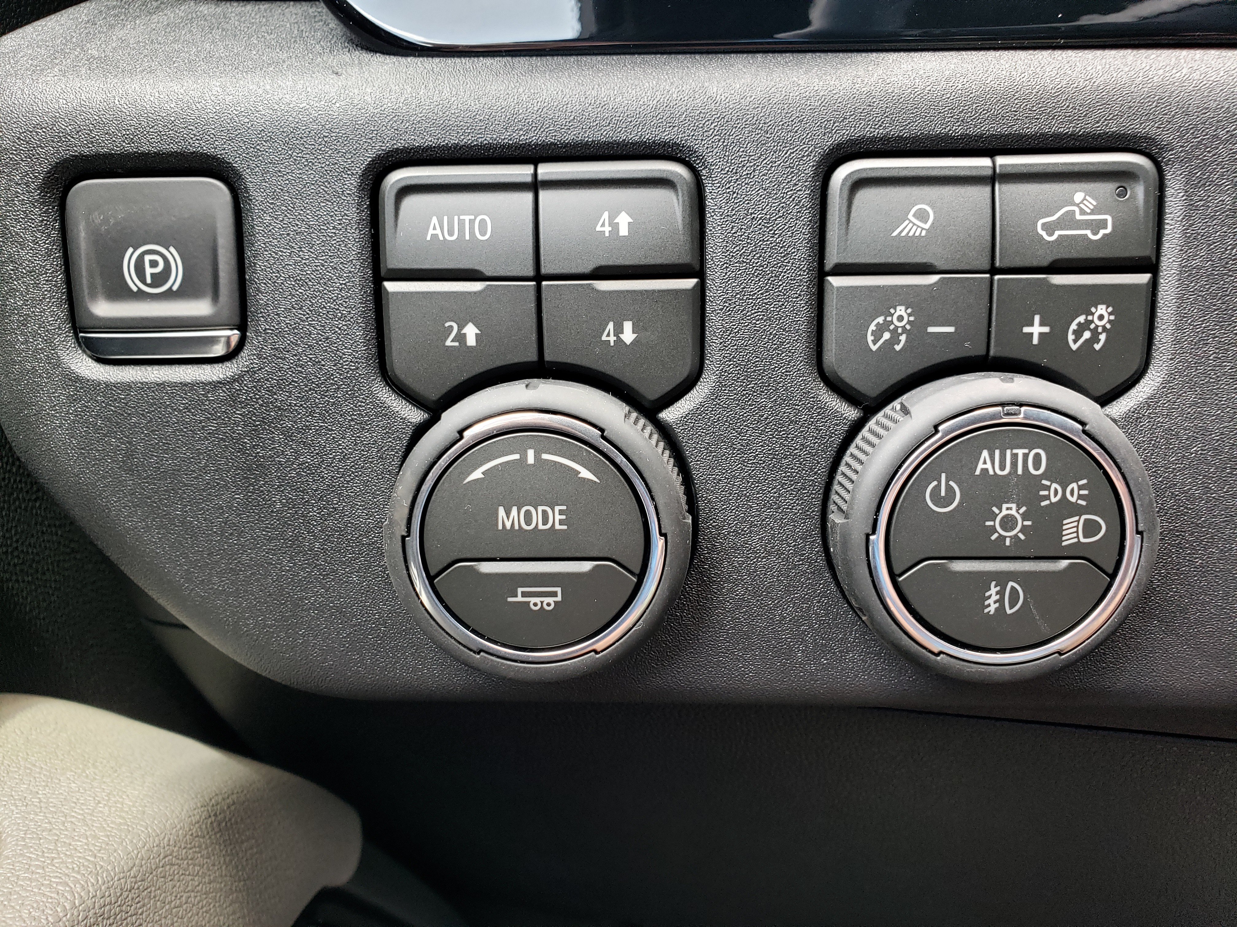 New 2026 Chevrolet Silverado 2500 ZR2 w/ LPO, Dark Essentials Package AWD/4WD image 14