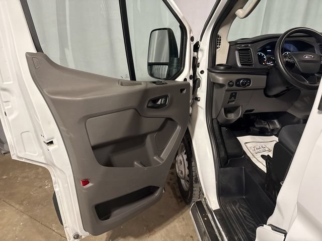 Used 2024 Ford Transit 250 Low Roof AWD w/ Exterior Upgrade Package image 5