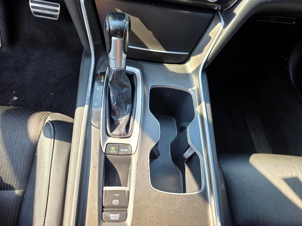 Used 2018 Honda Accord Sport image 29