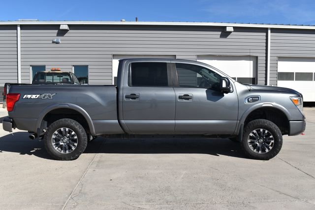 Used 2016 Nissan Titan PRO-4X w/ Pro-4x Convenience Package image 4