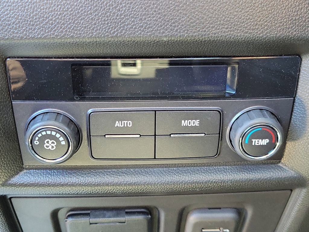 Used 2023 Chevrolet Traverse RS AWD/4WD image 17