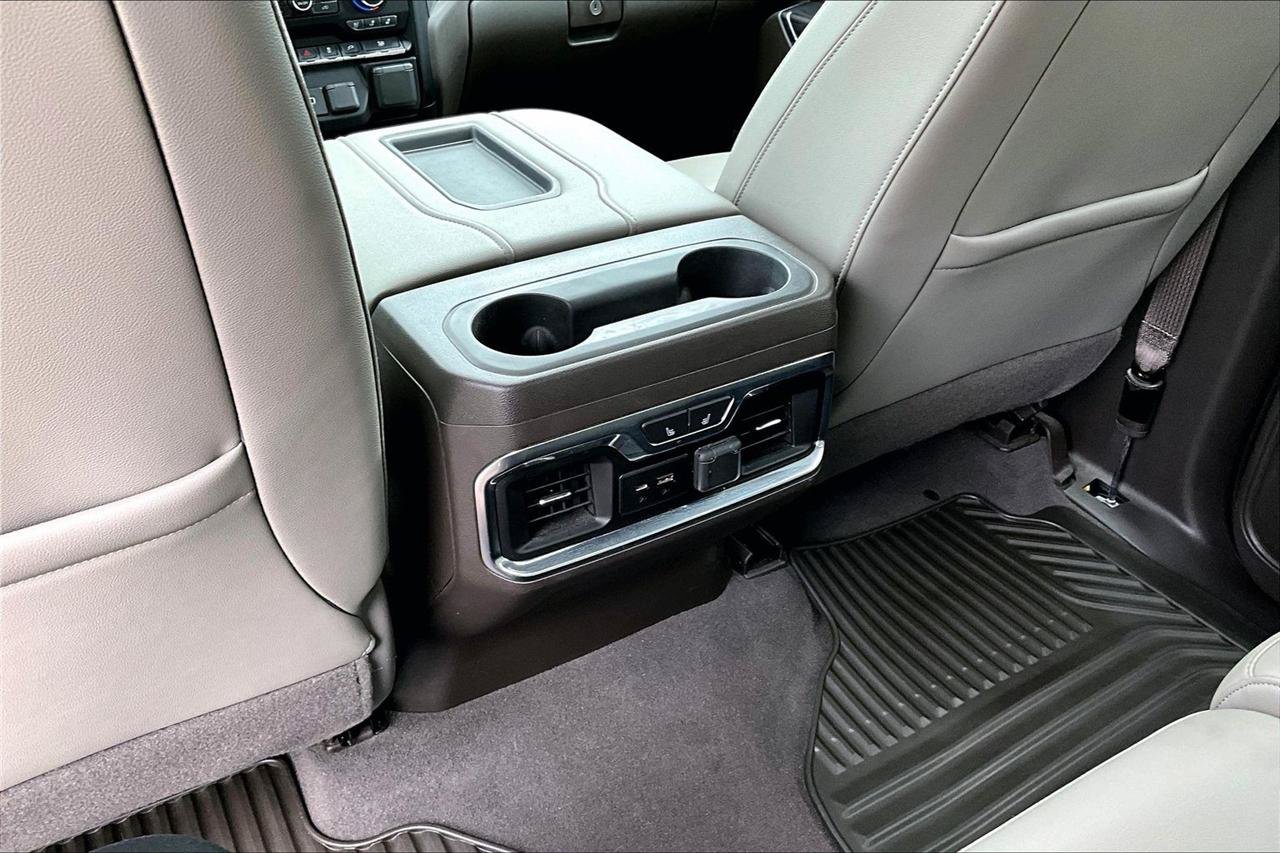 Used 2020 Chevrolet Silverado 1500 LTZ w/ LTZ Premium Package AWD/4WD image 11