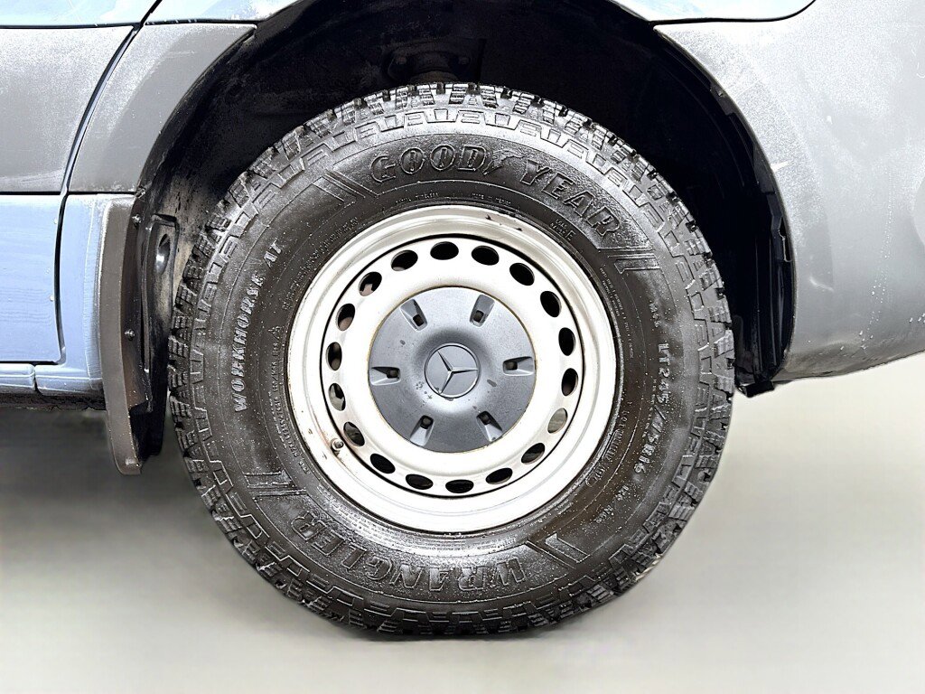 Used 2019 Mercedes-Benz Sprinter 144 image 31