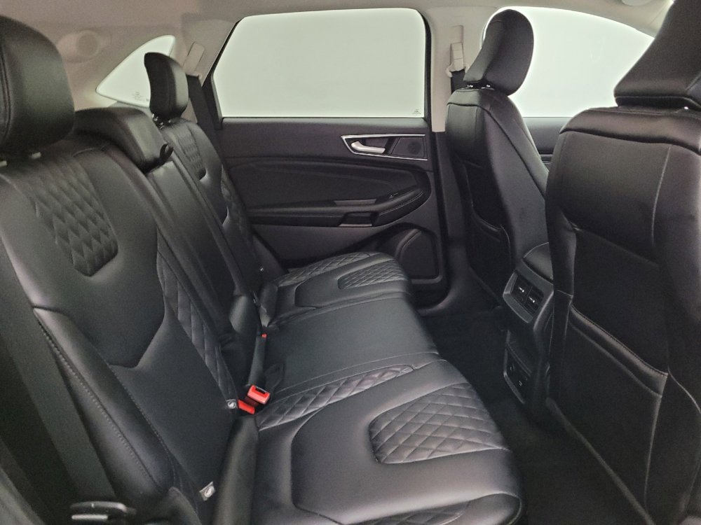 Used 2024 Ford Edge Titanium image 19