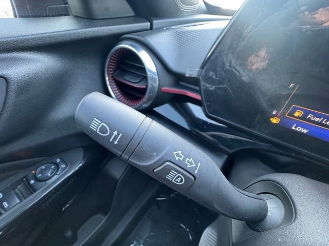 Certified 2025 Chevrolet Trax RS w/ Sunroof Package FWD image 28