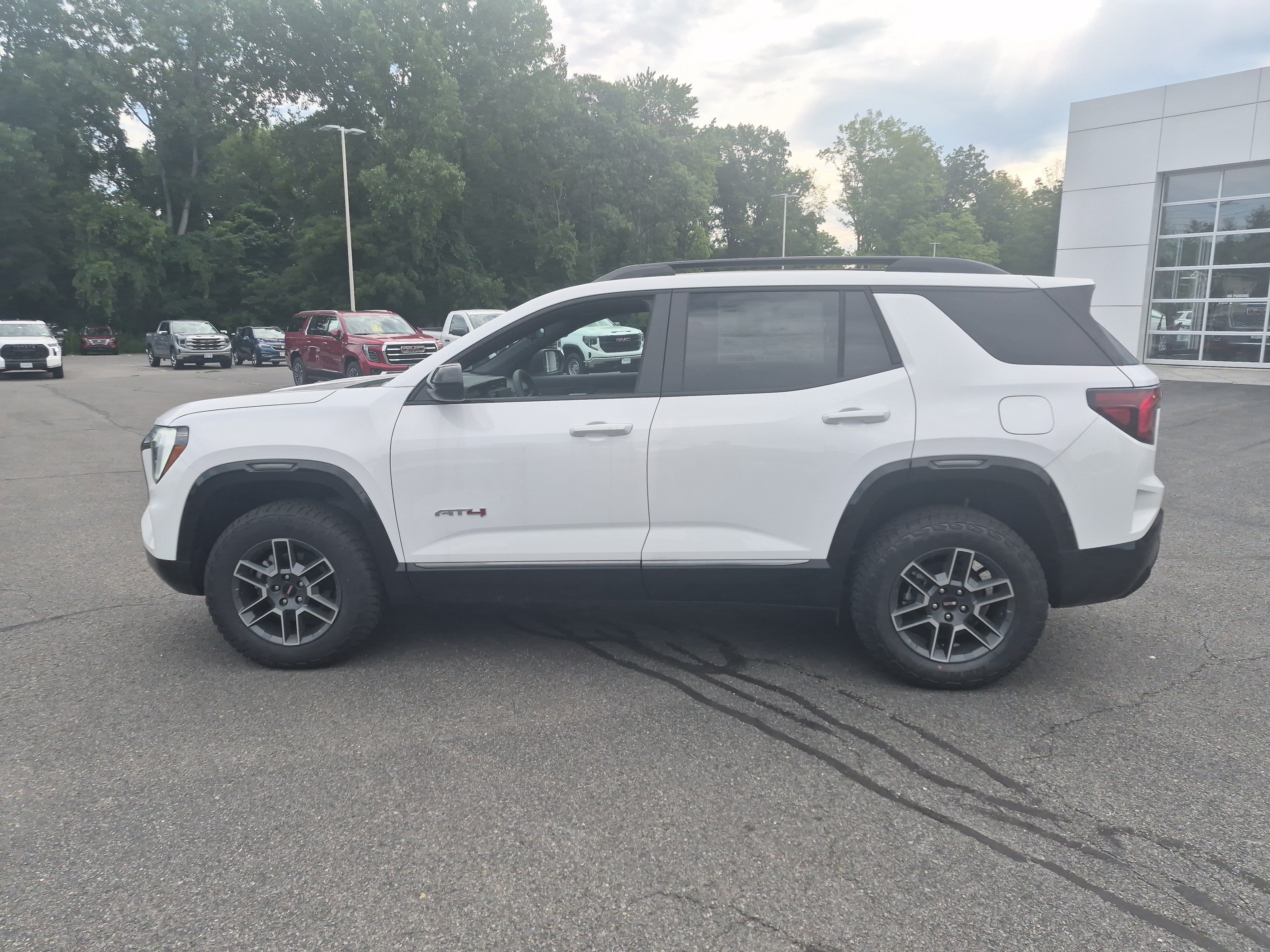 Used 2026 GMC Terrain AT4 AWD/4WD image 2