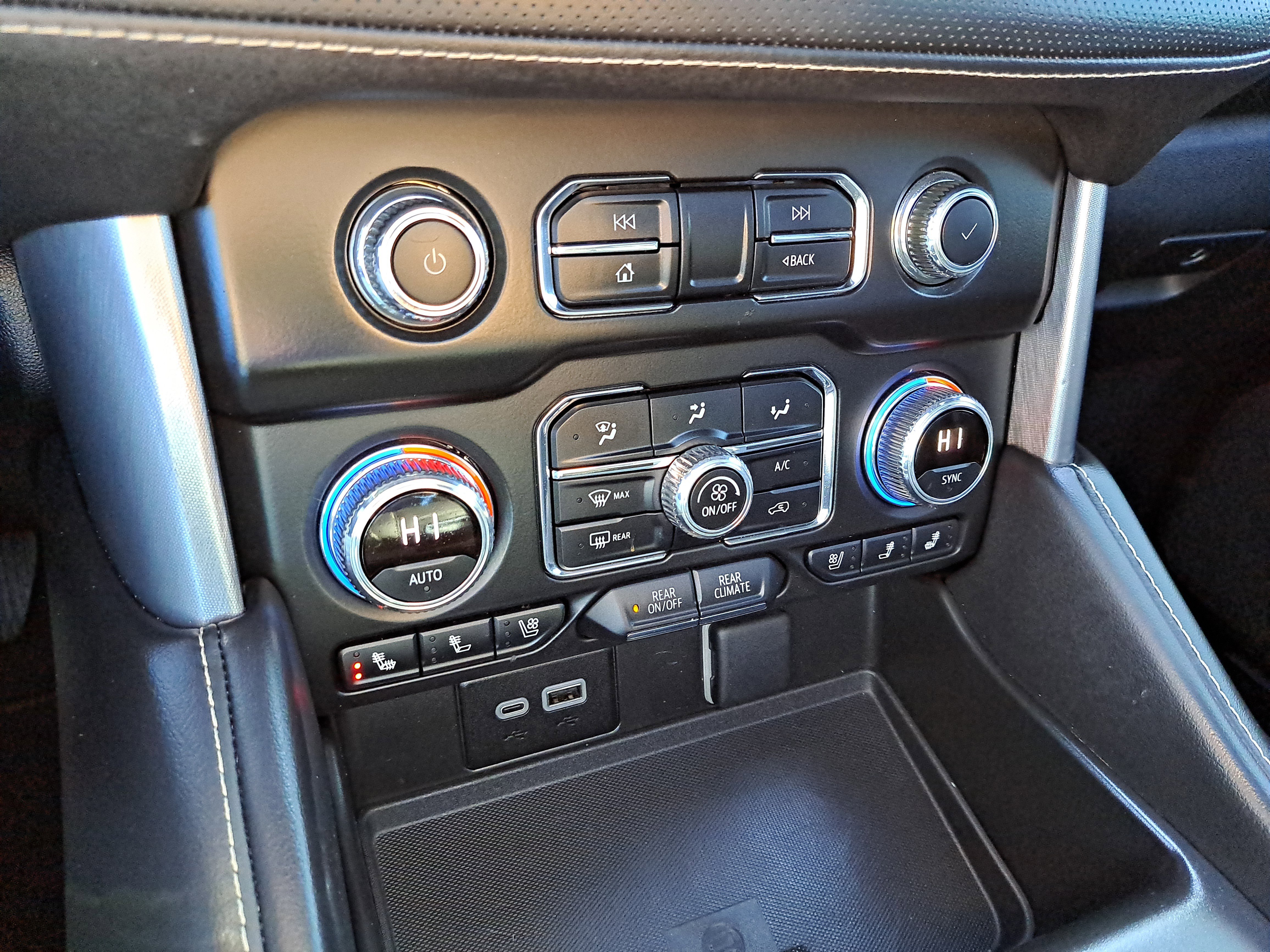 Used 2023 GMC Yukon SLT w/ SLT Premium Package image 20