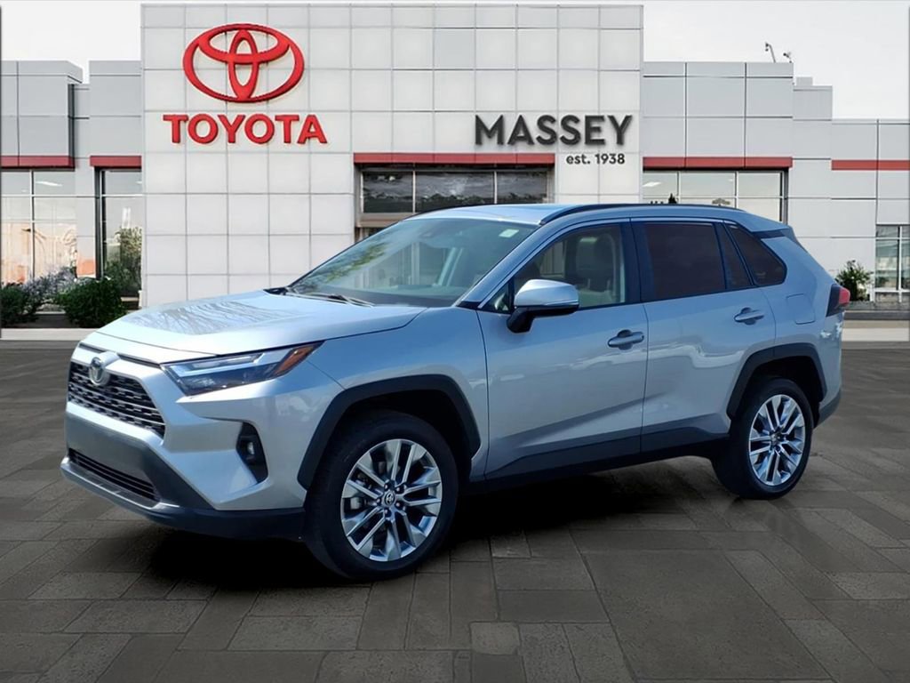 Used 2023 Toyota RAV4 XLE Premium image 7