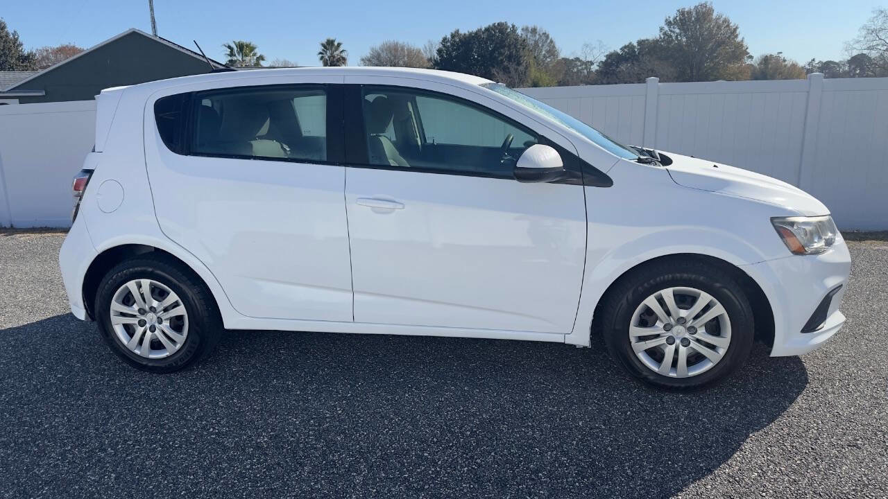 Used 2017 Chevrolet Sonic LT image 5
