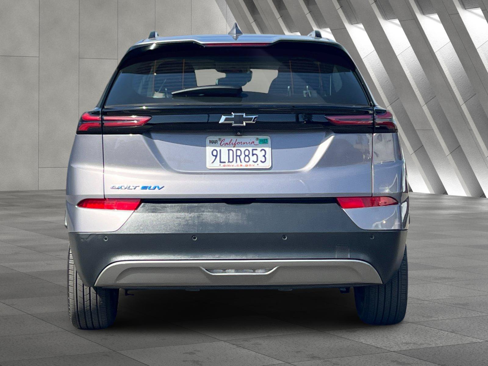 Used 2023 Chevrolet Bolt EUV LT w/ Convenience Package FWD image 5