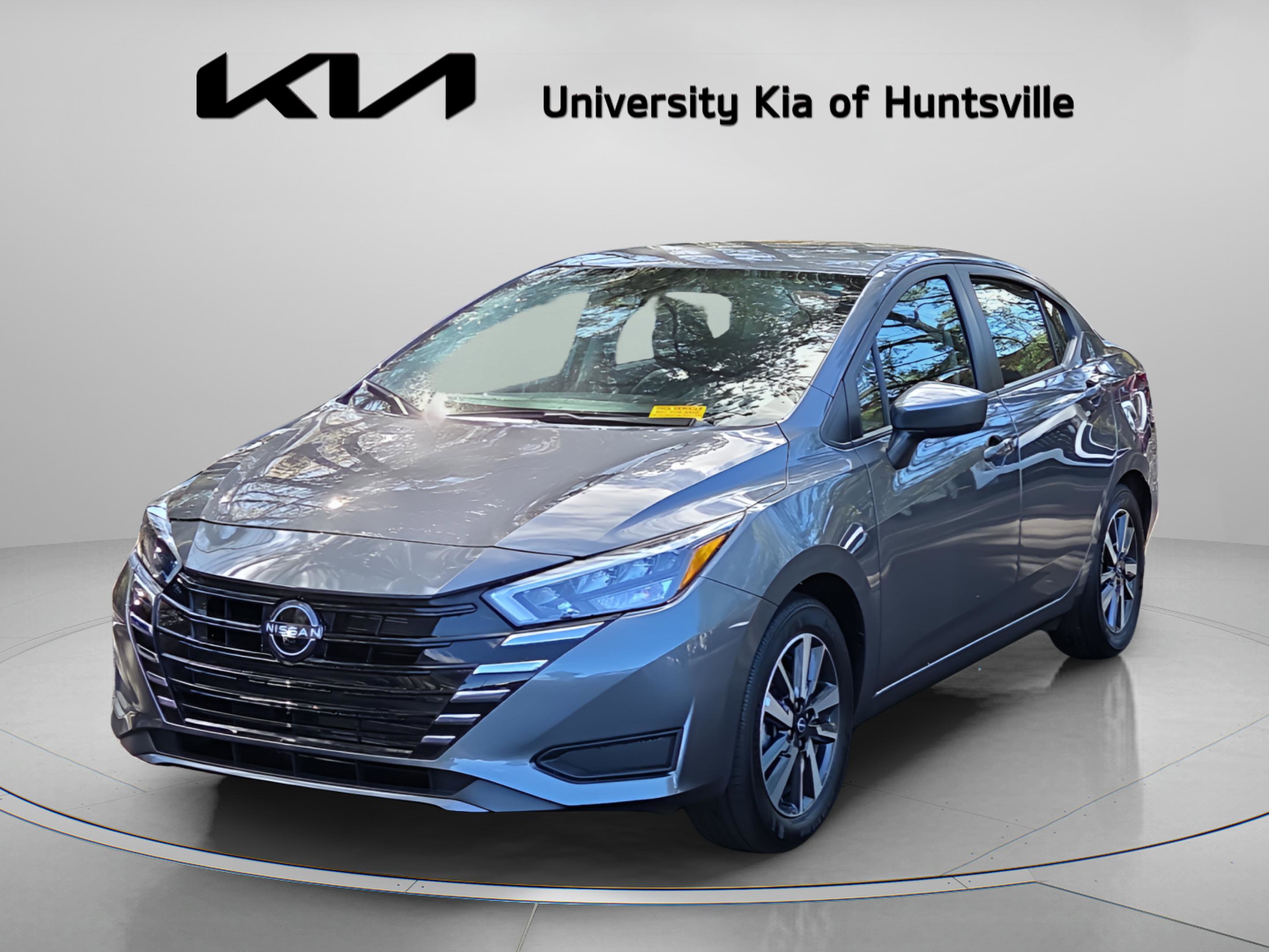 Used 2025 Nissan Versa SV image 7