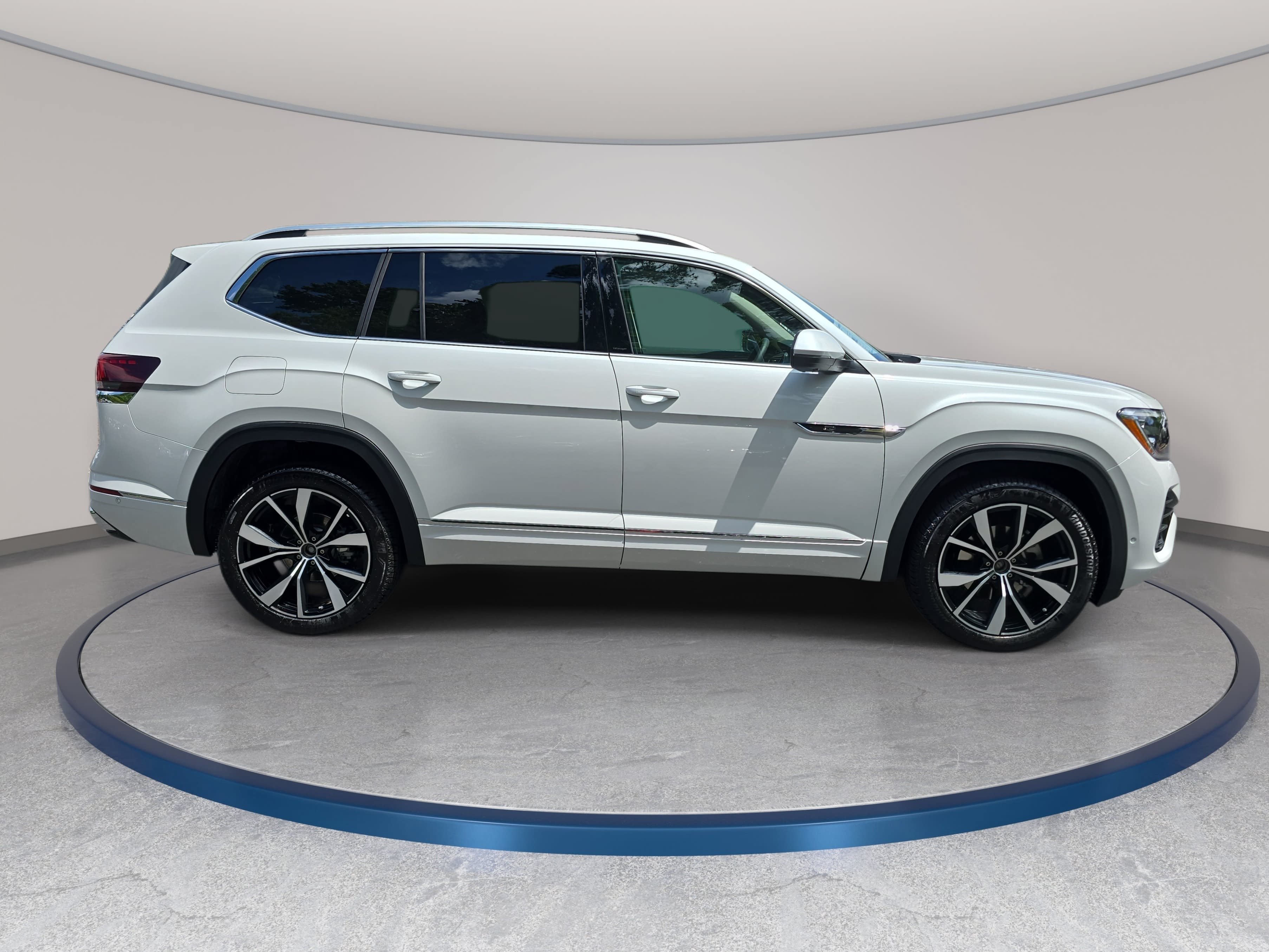 New 2026 Volkswagen Atlas SEL Premium R-Line AWD/4WD image 4