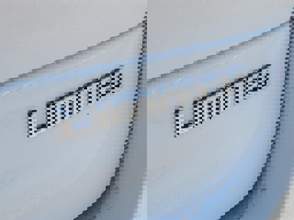 New 2025 Jeep Grand Cherokee L Limited w/ Luxury Tech Group II image 8