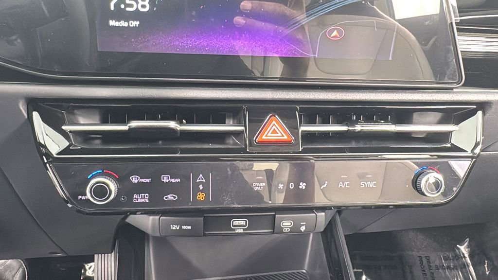 New 2025 Kia Niro EX image 26