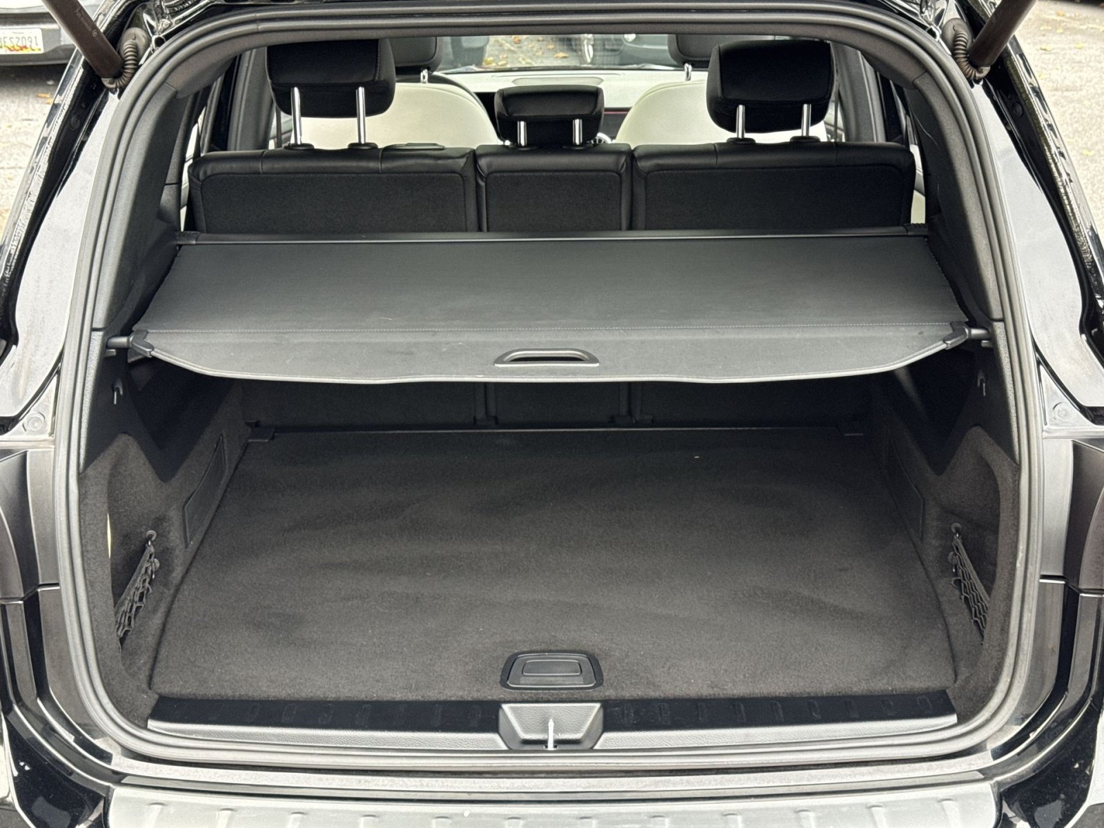 Used 2021 Mercedes-Benz GLB 35 AMG 4MATIC w/ Multimedia Package image 31