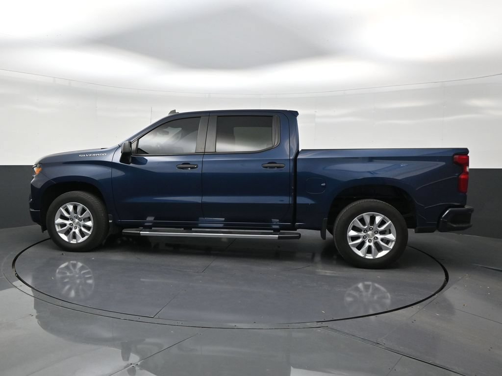 Used 2023 Chevrolet Silverado 1500 Custom RWD image 2