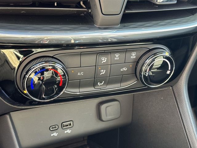 Used 2025 Buick Encore GX Sport Touring w/ Advanced Technology Package image 37