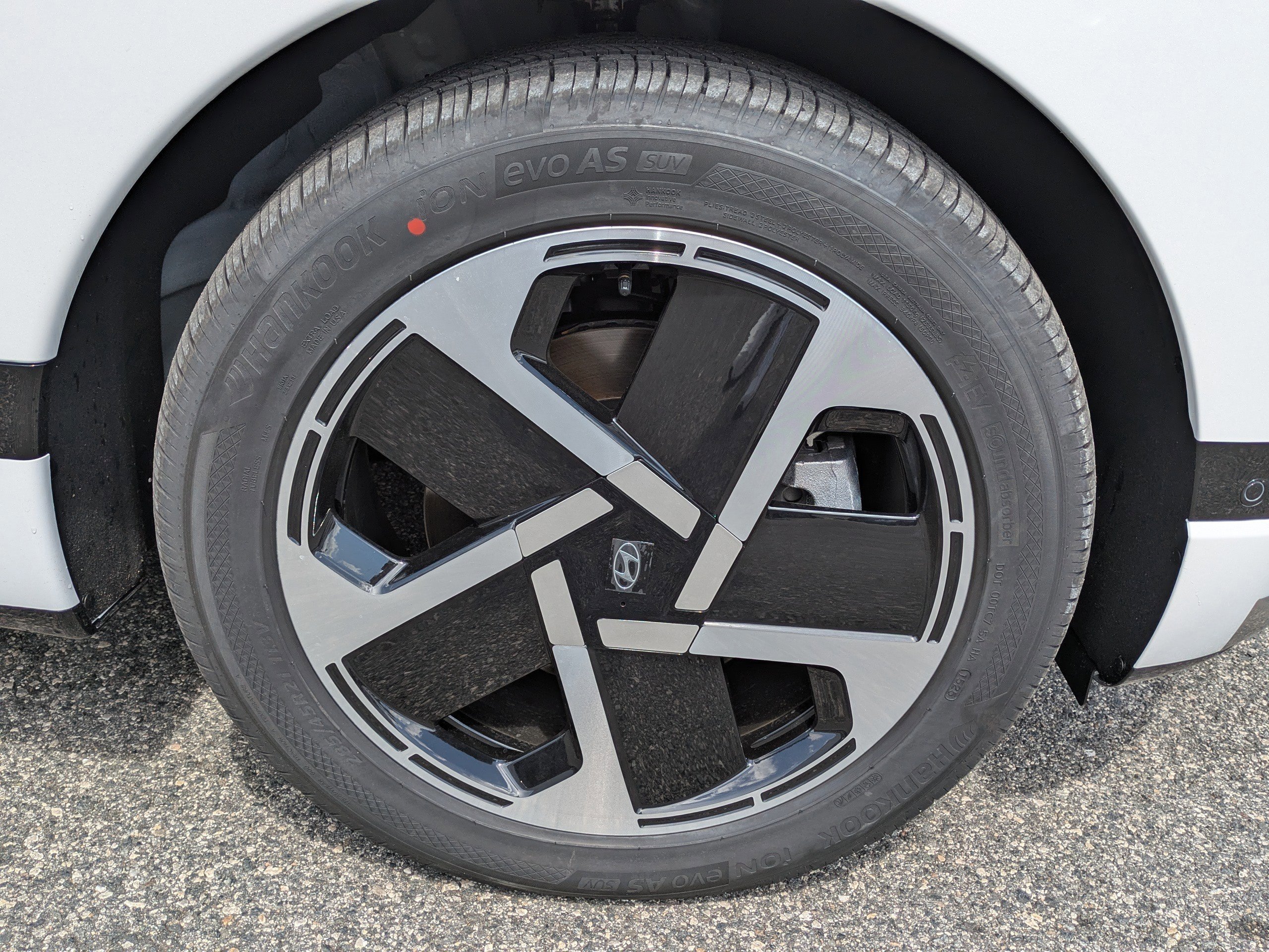 New 2026 Hyundai Ioniq 9 Calligraphy image 14