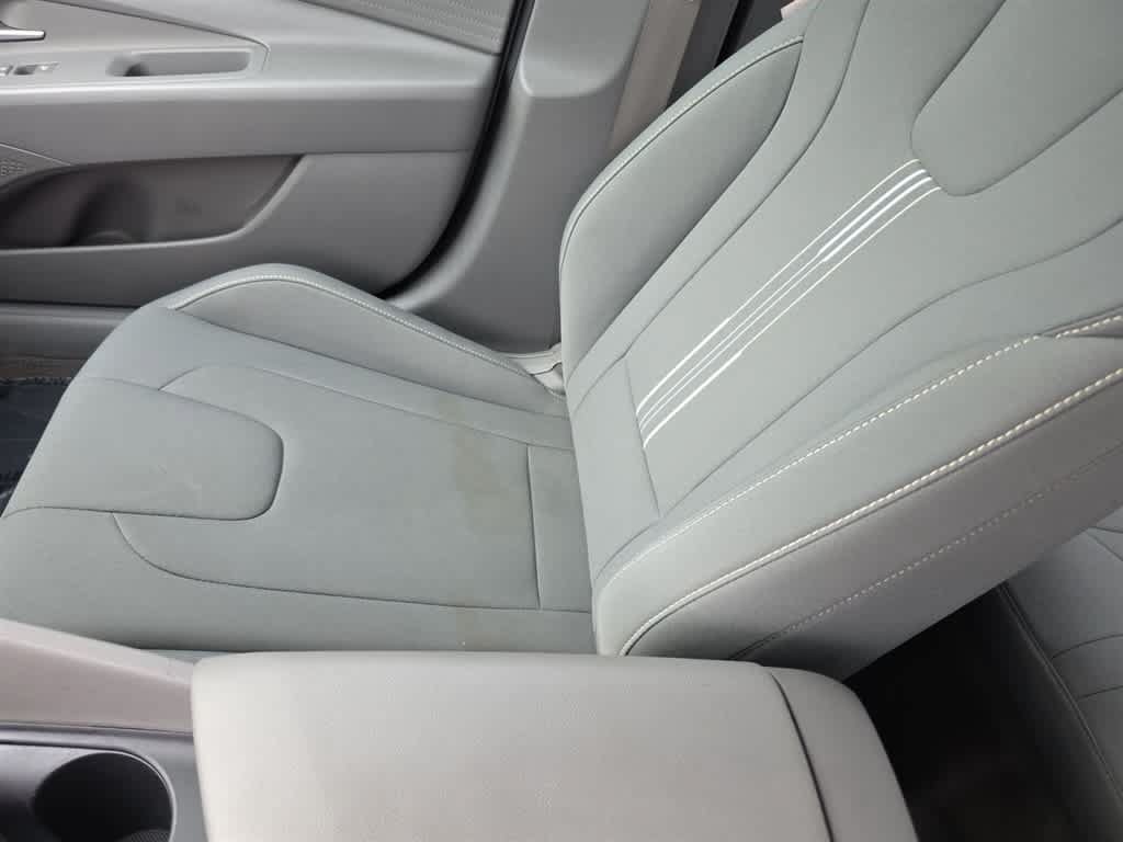 Used 2023 Hyundai Elantra SEL FWD image 27
