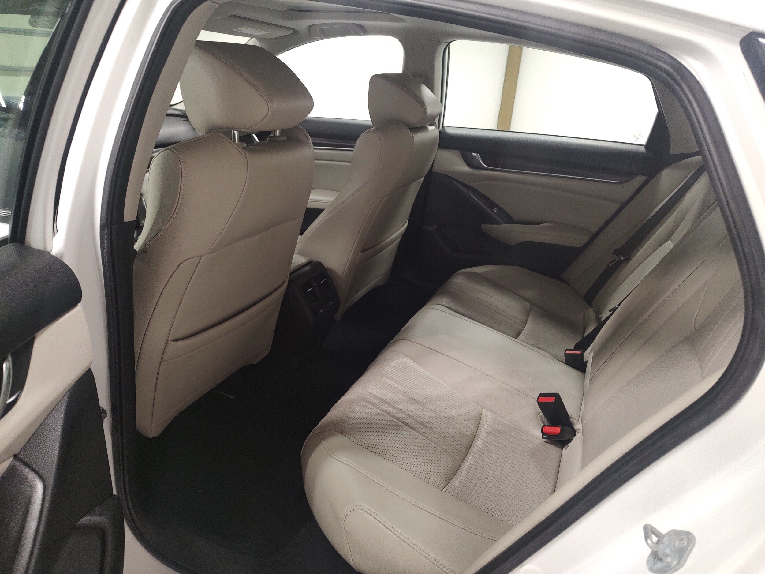 Used 2021 Honda Accord EX-L image 11