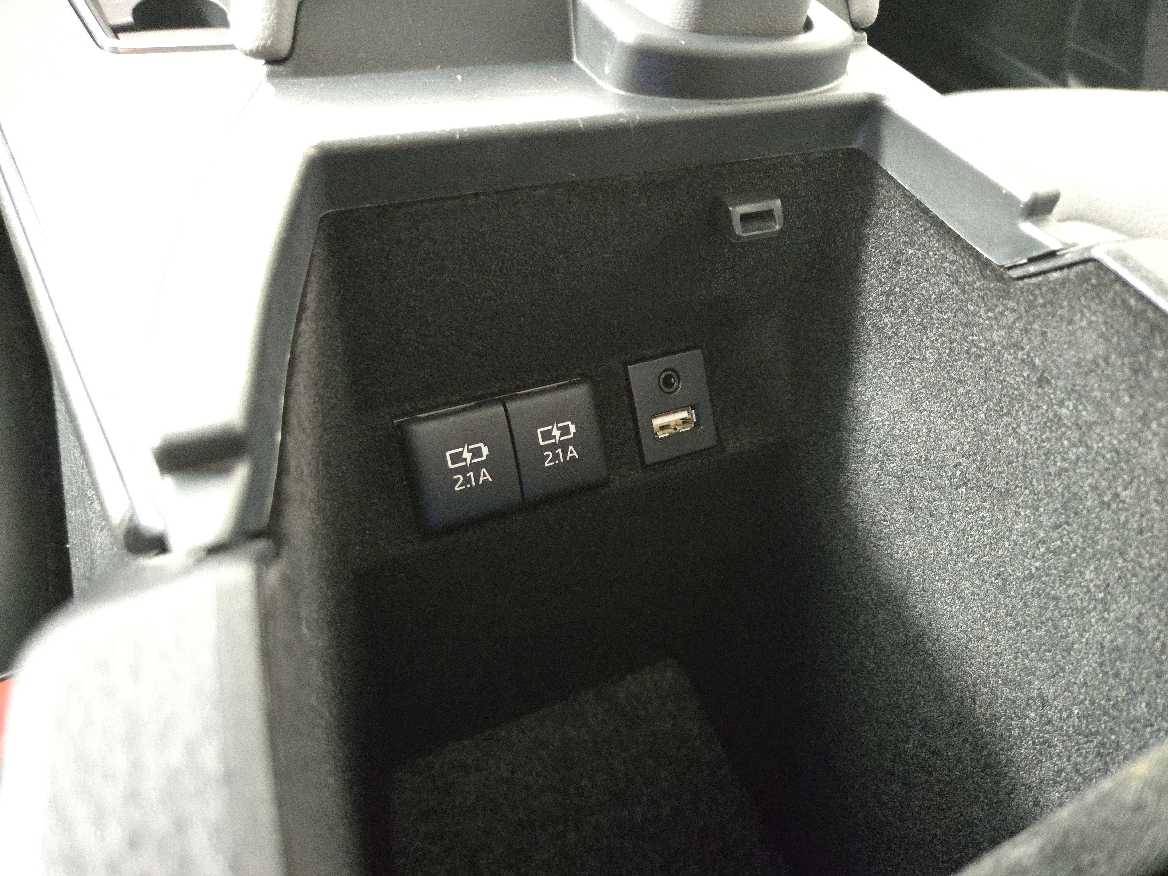 Used 2019 Toyota Avalon Limited image 28