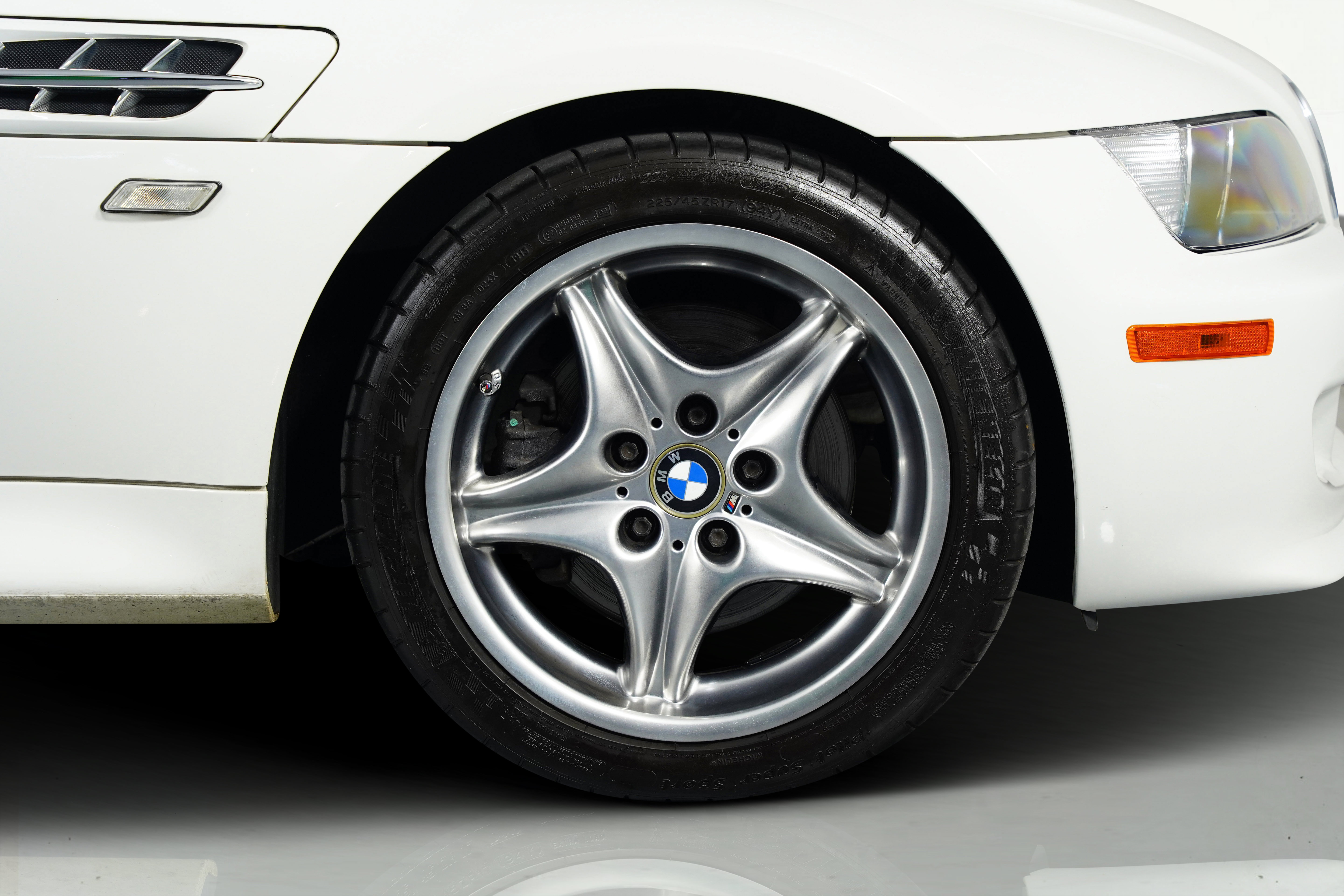 Used 2002 BMW M Roadster RWD image 9