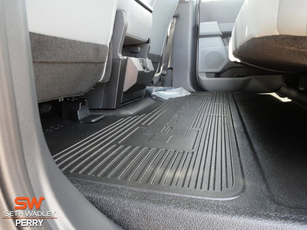 New 2026 Ford F250 XL w/ XL Chrome Package image 14