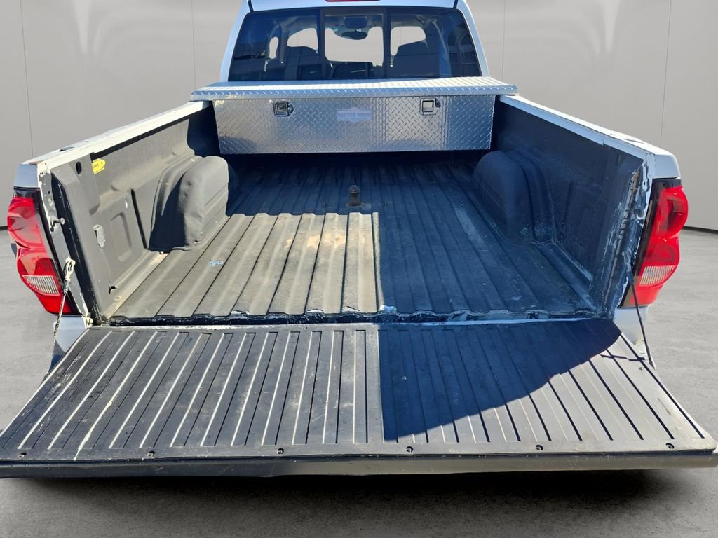 Used 2004 GMC Sierra 2500 SLT w/ Heavy-Duty Power Package image 29