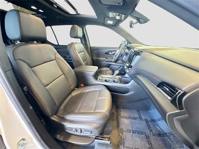 Used 2023 Chevrolet Traverse RS image 30